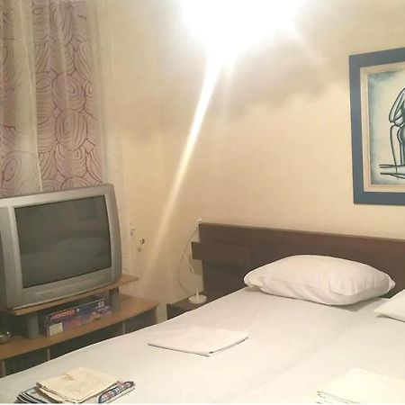 Communist Style Apartment Tirana Bagian luar foto